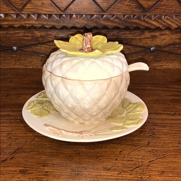 Fruit themed sugar bowl with lid and spoon - Picture 1 of 11